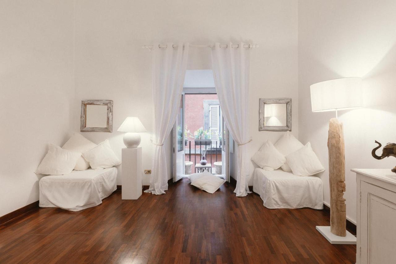 Charme Luxury Flat Campo Dei Fiori Apartment Rome Bagian luar foto