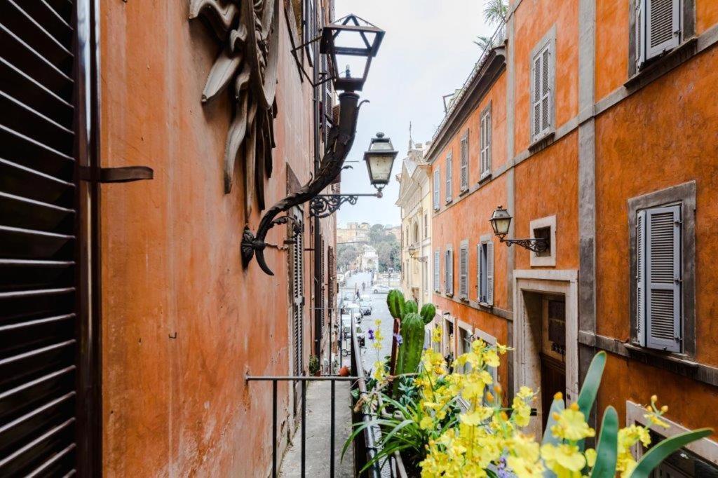 Charme Luxury Flat Campo Dei Fiori Apartment Rome Bagian luar foto