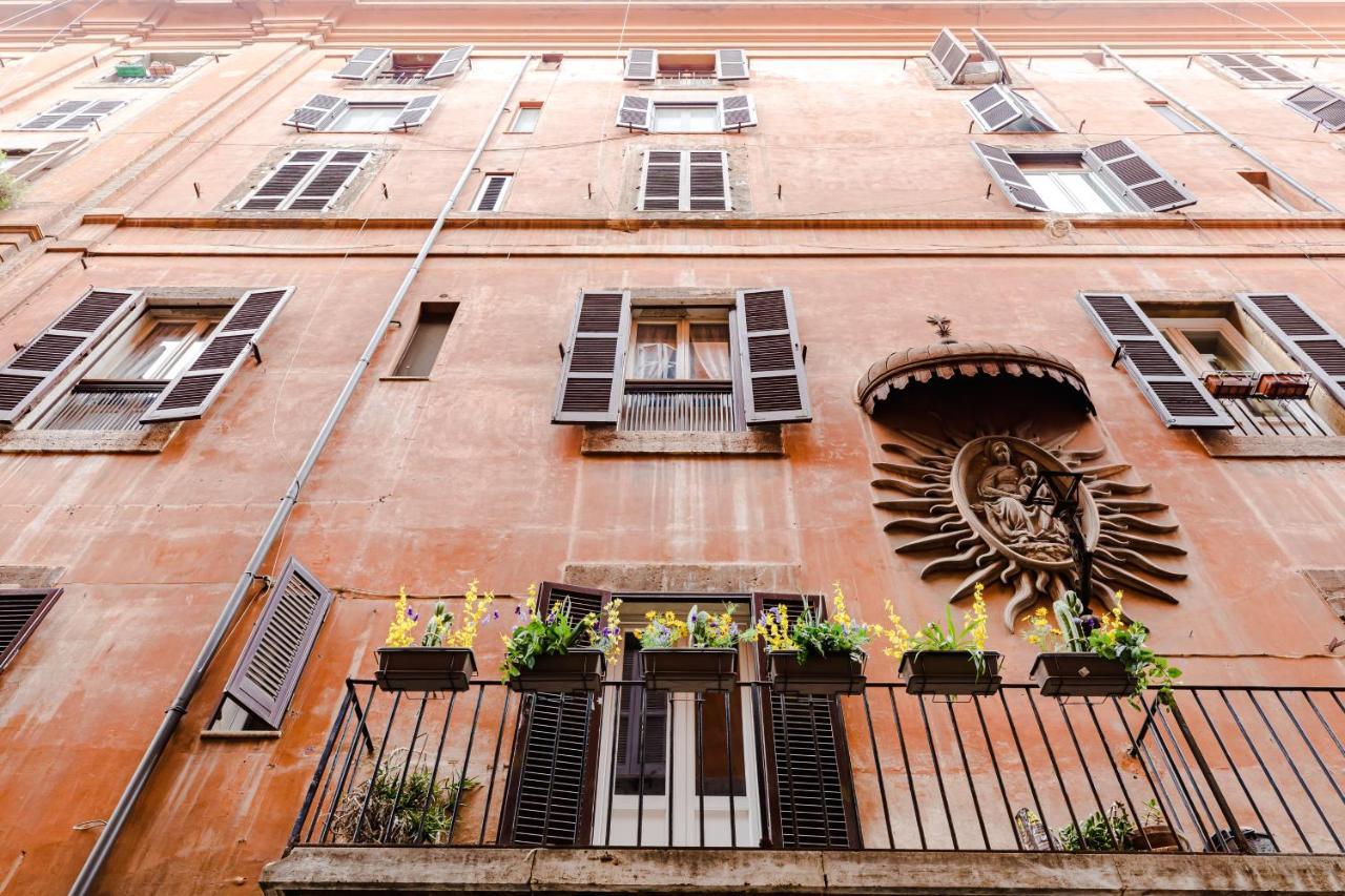 Charme Luxury Flat Campo Dei Fiori Apartment Rome Bagian luar foto