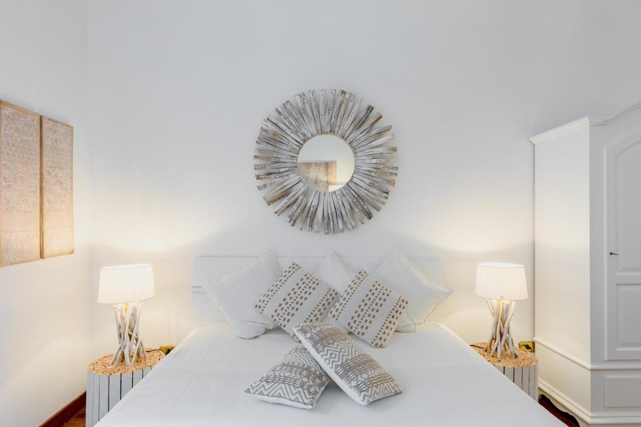 Charme Luxury Flat Campo Dei Fiori Apartment Rome Bagian luar foto